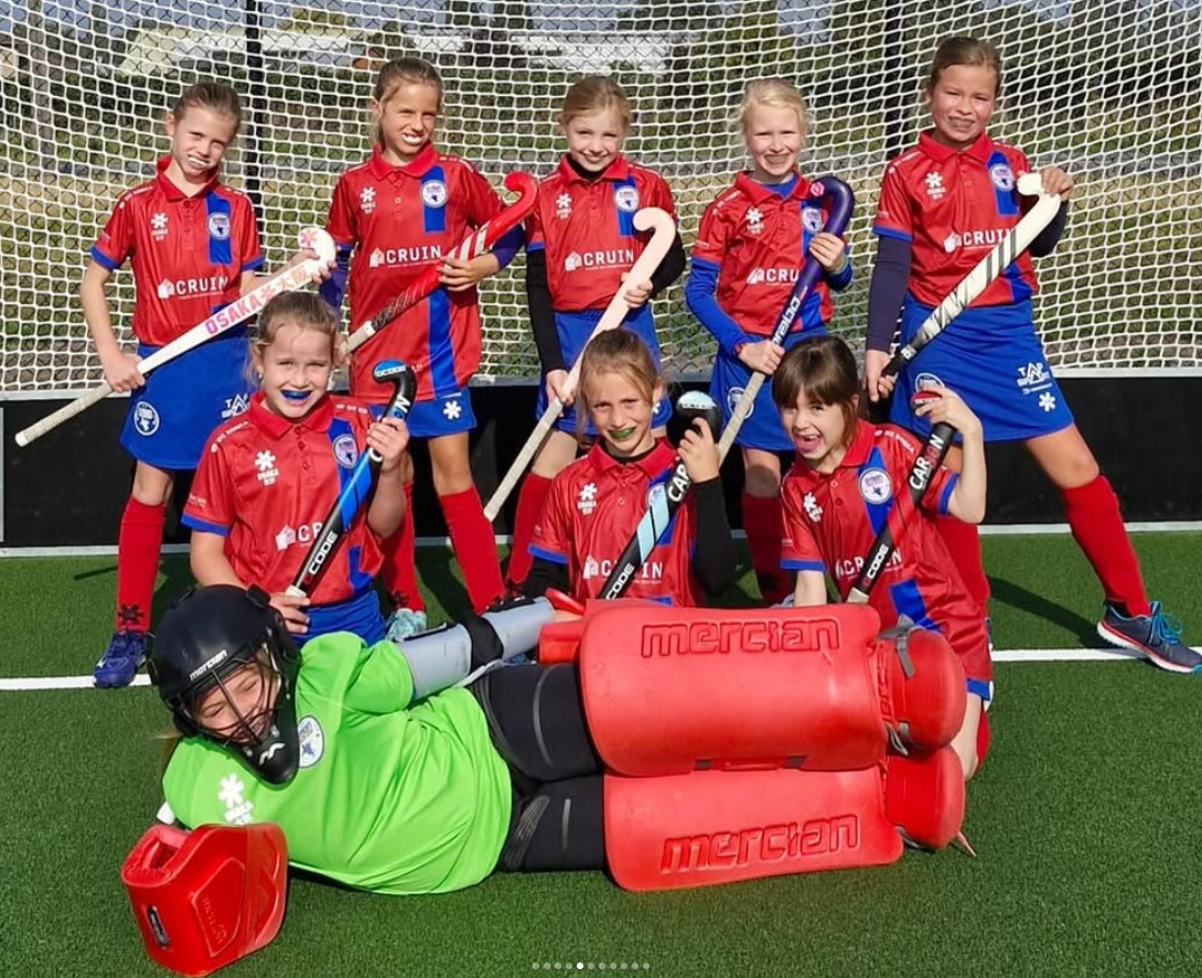 Meisjesteam met doelverdediger